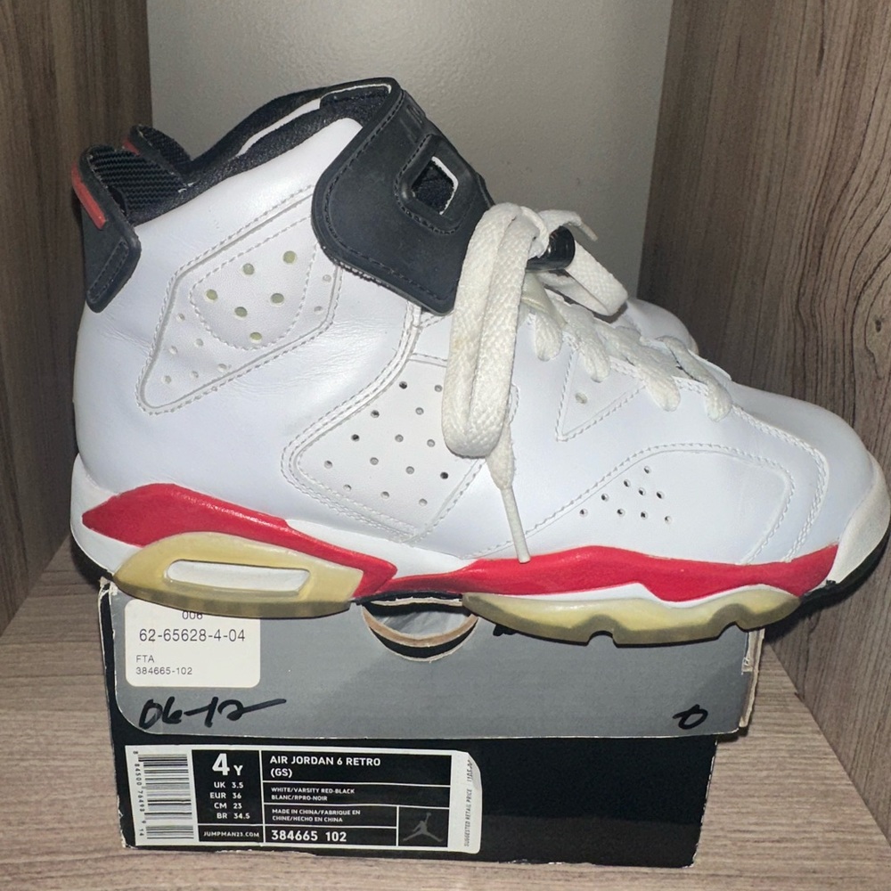 Air Jordan Retro 6 Varsity Red